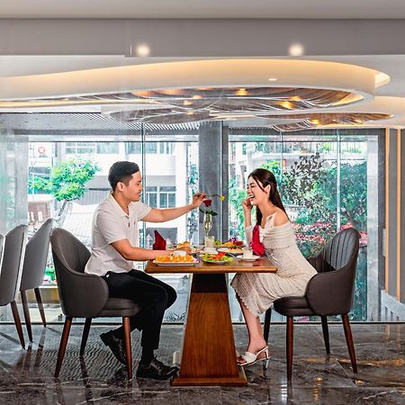 Mercy Emerald Hotel Da Nang Exterior photo