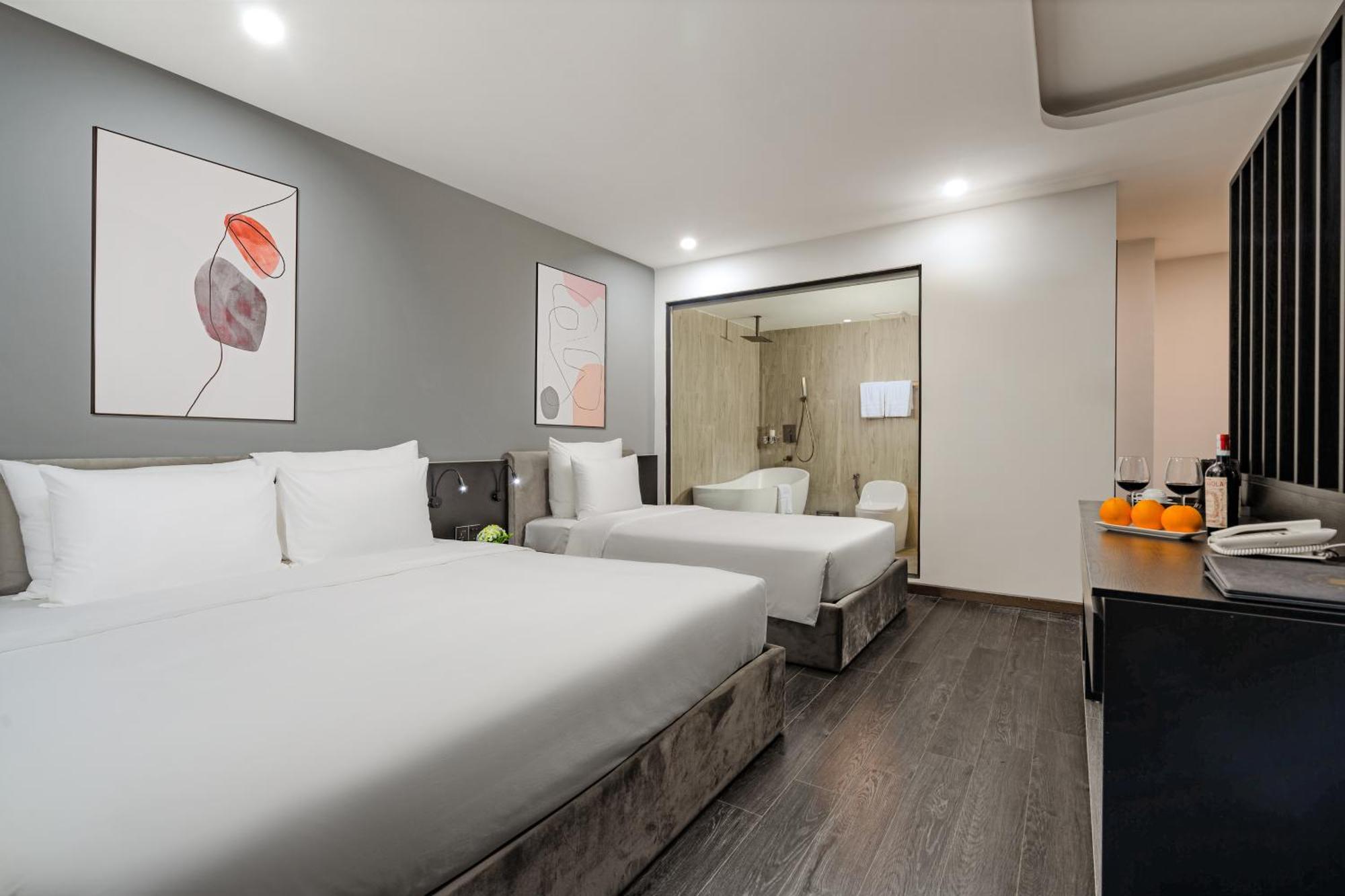 Mercy Emerald Hotel Da Nang Exterior photo