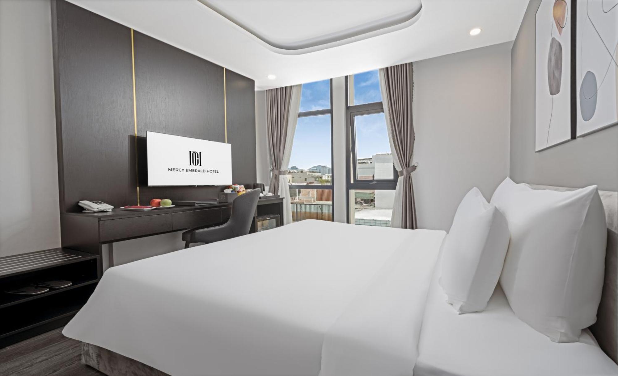 Mercy Emerald Hotel Da Nang Exterior photo